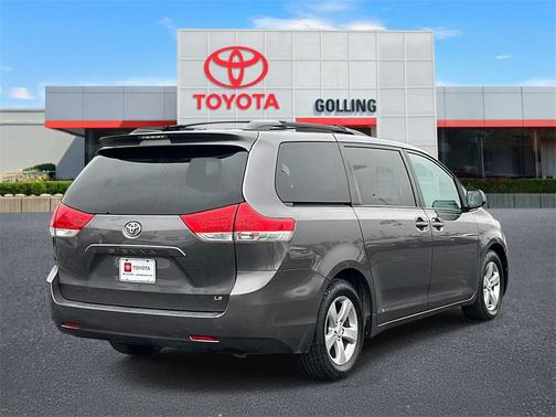 2011 Toyota Sienna LE