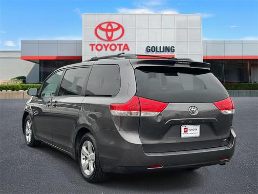 2011 Toyota Sienna LE