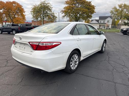 2017 Toyota Camry LE