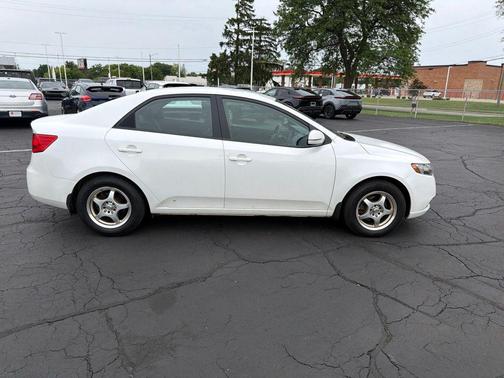 Snow White Pearl 2011 Kia Forte EX