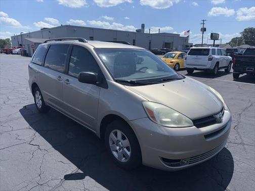 2004 Toyota Sienna LE