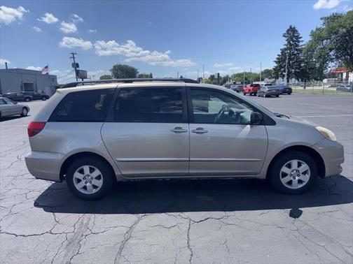 2004 Toyota Sienna LE