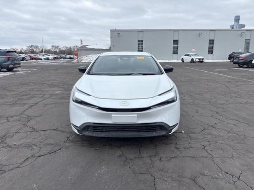 2025 Toyota Prius LE