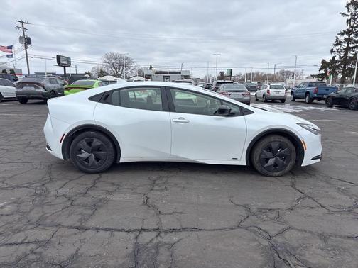 2025 Toyota Prius LE