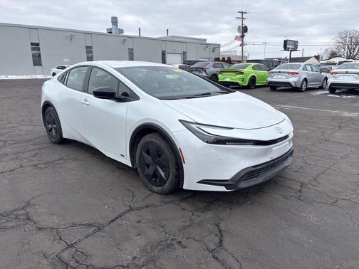 2025 Toyota Prius LE