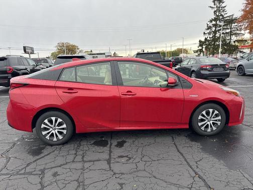 2021 Toyota Prius XLE