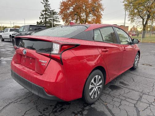 2021 Toyota Prius XLE
