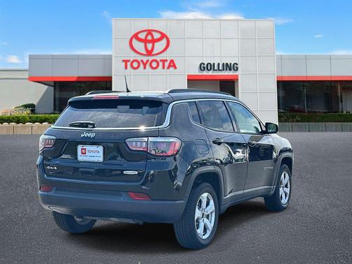 Diamond Black Crystal Pearlcoat 2018 Jeep Compass Latitude