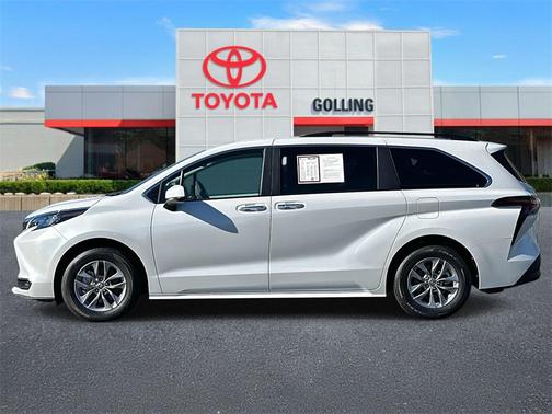 2025 Toyota Sienna XLE