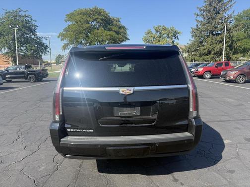 2019 Cadillac Escalade ESV Luxury