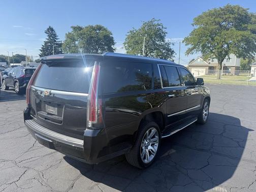 2019 Cadillac Escalade ESV Luxury
