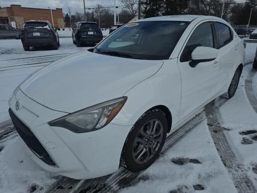 2019 Toyota Yaris Sedan LE