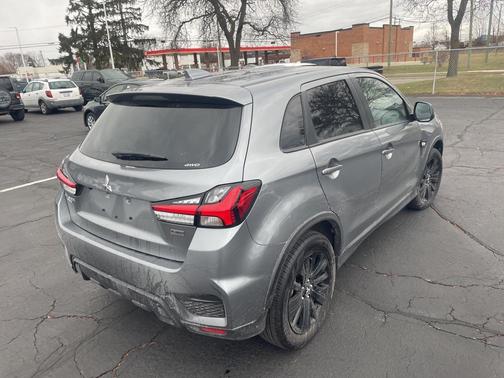 2025 Mitsubishi Outlander Sport 2.0 LE