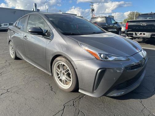 2019 Toyota Prius XLE