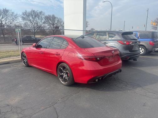 Rosso Alfa 2017 Alfa Romeo Giulia Ti