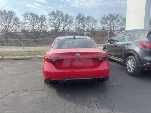Rosso Alfa 2017 Alfa Romeo Giulia Ti