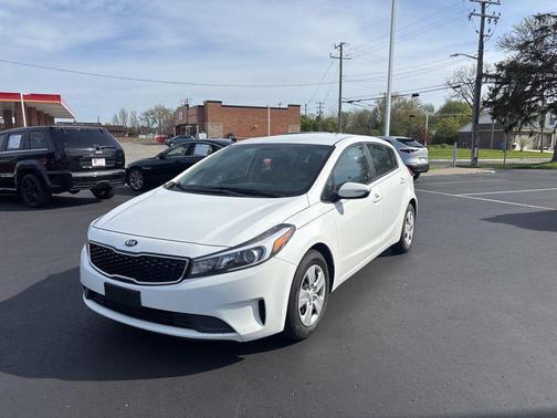 Clear White 2017 Kia Forte LX
