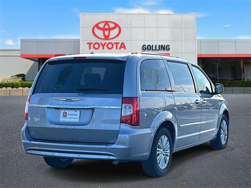2015 Chrysler Town & Country Touring-L