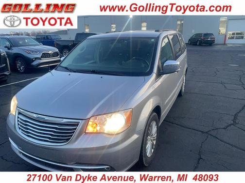 2015 Chrysler Town & Country Touring-L