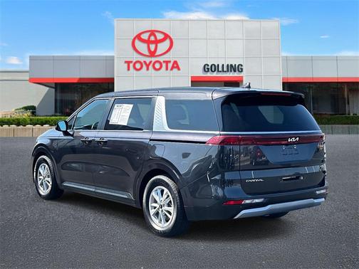 2023 Kia Carnival LX