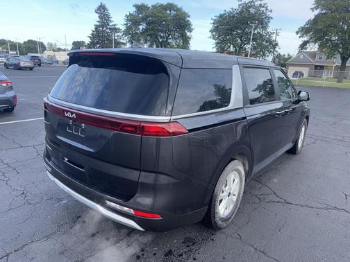 2023 Kia Carnival LX