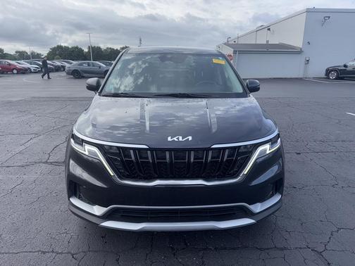 2023 Kia Carnival LX