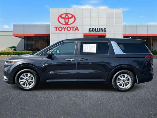 2023 Kia Carnival LX