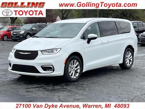 2023 Chrysler Pacifica Touring L
