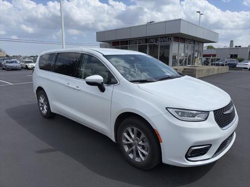 2023 Chrysler Pacifica Touring L