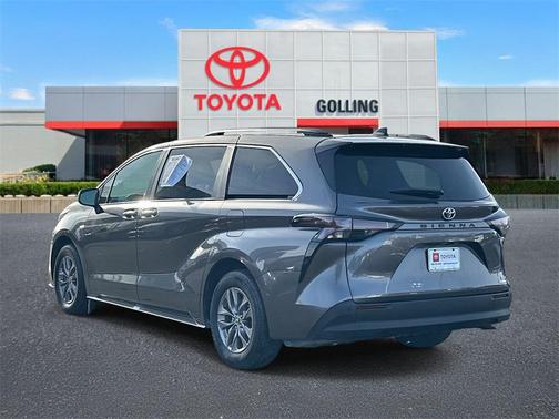 2024 Toyota Sienna XLE