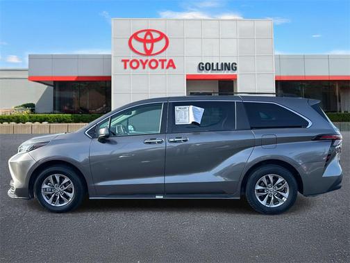2024 Toyota Sienna XLE