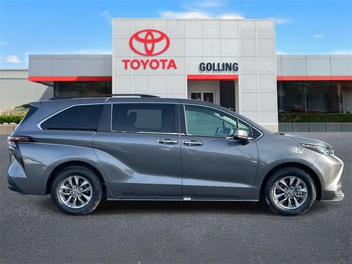 2024 Toyota Sienna XLE