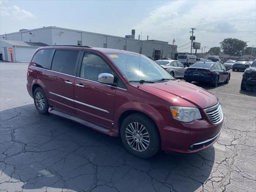 2014 Chrysler Town & Country Touring-L