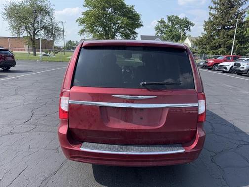 2014 Chrysler Town & Country Touring-L