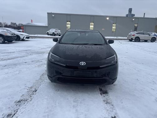 2025 Toyota Prius LE