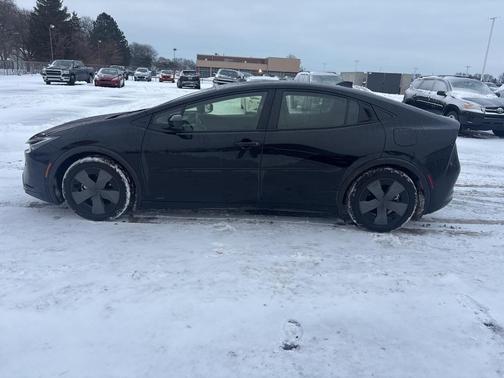 2025 Toyota Prius LE