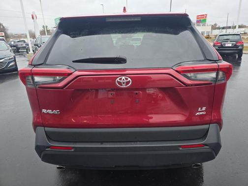 2024 Toyota RAV4 LE