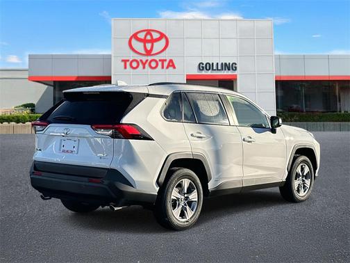 2025 Toyota RAV4 Hybrid LE