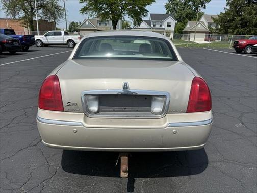 2005 Lincoln Town Car Signature