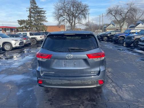 2017 Toyota Highlander LE Plus