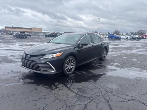 2024 Toyota Camry Hybrid XLE