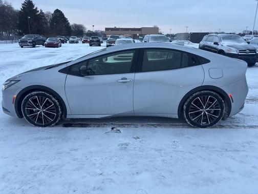 2025 Toyota Prius XLE