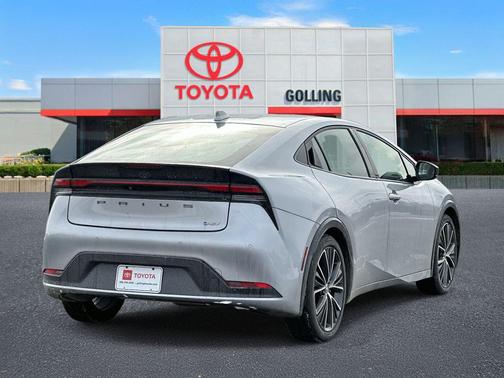 2025 Toyota Prius XLE