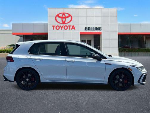 Opal White Pearl/Black Roof 2024 Volkswagen Golf GTI 1.4T TSI