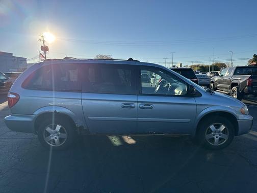 2005 Dodge Grand Caravan SXT