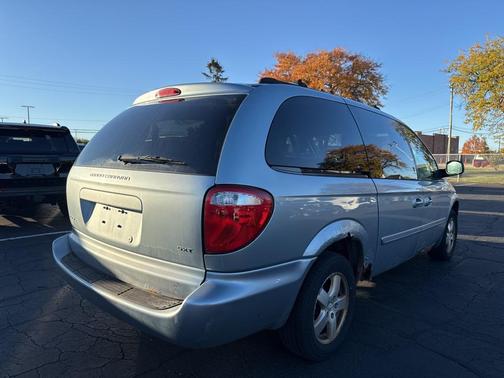 2005 Dodge Grand Caravan SXT