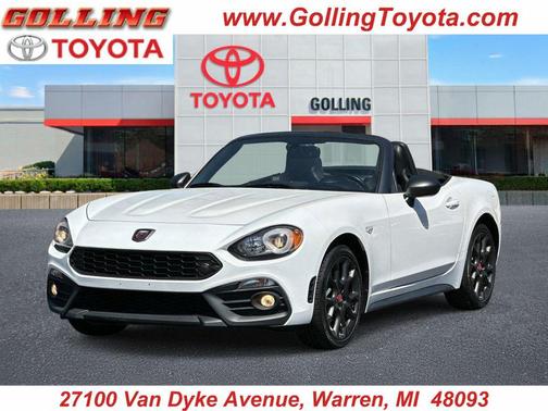Bianco Gelato White 2017 FIAT 124 Spider Base