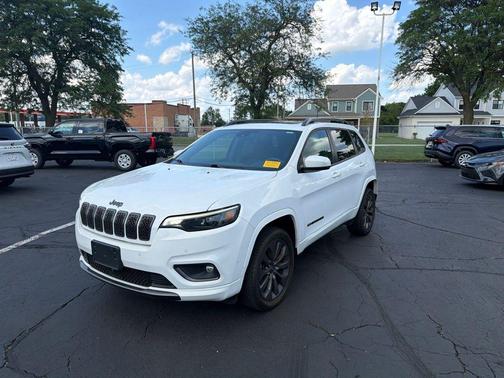 Bright White Clearcoat 2021 Jeep Cherokee Limited