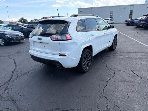 Bright White Clearcoat 2021 Jeep Cherokee Limited