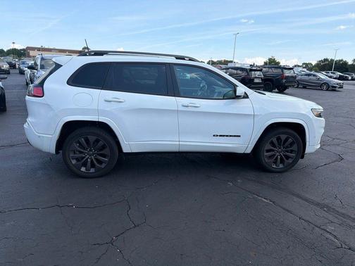Bright White Clearcoat 2021 Jeep Cherokee Limited